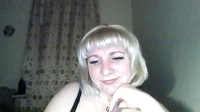 Snapshot of MeilomaWesa chatting on February 5, 6:48 pm MeilomaWesa online show from February 5, 6:48 pm