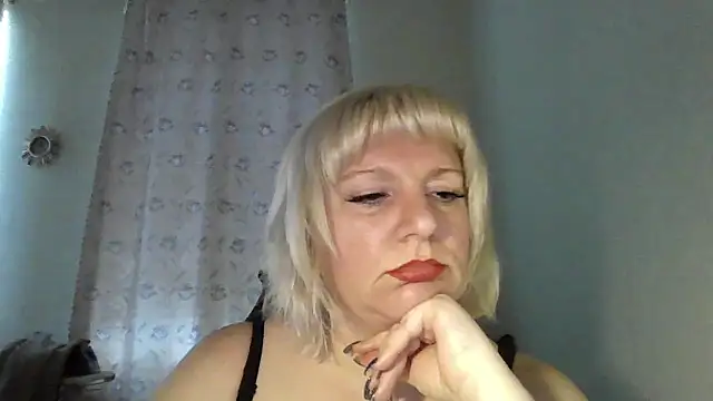 Snapshot of MeilomaWesa chatting on February 15, 9:08 am MeilomaWesa online show from February 15, 9:08 am