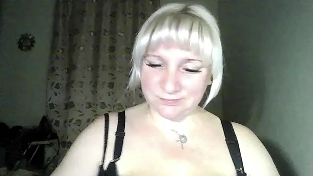 Snapshot of MeilomaWesa chatting on January 12, 6:58 pm MeilomaWesa online show from January 12, 6:58 pm