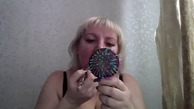 Snapshot of MeilomaWesa chatting on February 7, 1:30 pm MeilomaWesa online show from February 7, 1:30 pm