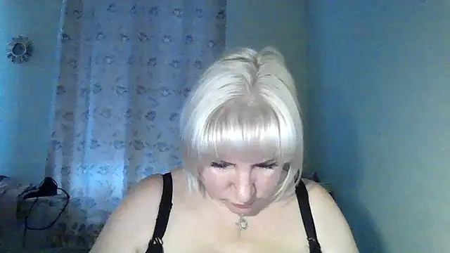 Snapshot of MeilomaWesa chatting on December 20, 10:18 am MeilomaWesa online show from December 20, 10:18 am