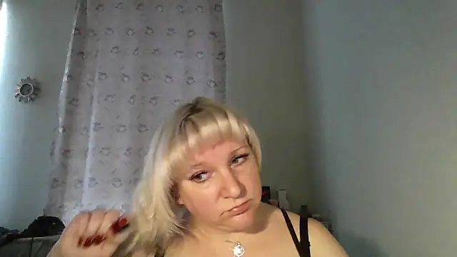 Snapshot of MeilomaWesa chatting on March 4, 11:29 am MeilomaWesa online show from March 4, 11:29 am