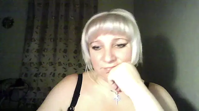 Snapshot of MeilomaWesa chatting on December 16, 3:16 pm MeilomaWesa online show from December 16, 3:16 pm