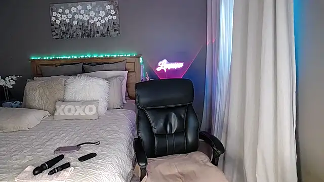 Lenaxox online show from March 28, 3:46 pm