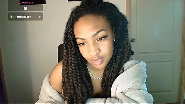 Snapshot of im_alivys_ chatting on June 23, 12:52 am im alivys online show from June 23, 12:52 am
