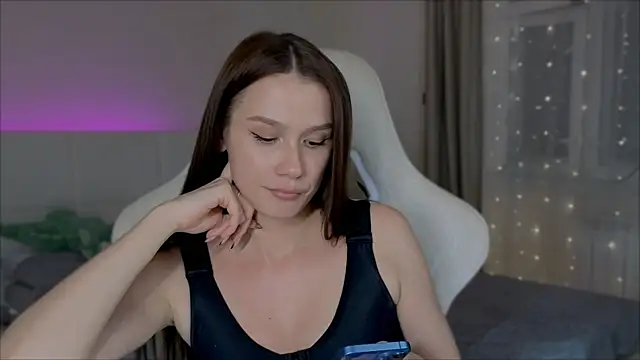 Snapshot of Madi_soon chatting on October 7, 6:20 pm Madi soon online show from October 7, 6:20 pm