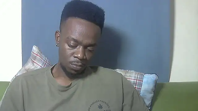 Snapshot of BIGDICKMULLAH chatting on February 1, 9:51 am BIGDICKMULLAH online show from February 1, 9:51 am