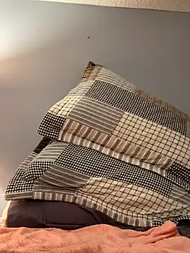 Dylanyes online show from September 18, 6:27 am