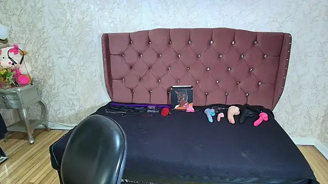 Snapshot of HannaCarrter chatting on November 10, 11:15 am HannaCarrter online show from November 10, 11:15 am