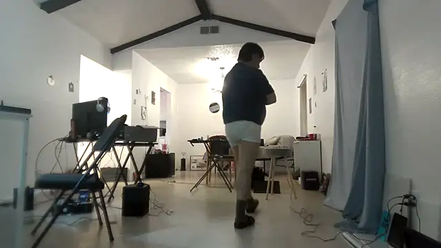 Peachestabby147 online show from February 26, 5:40 am