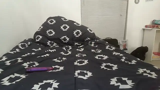 Peachestabby147 online show from October 25, 12:32 am