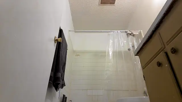 Peachestabby147 online show from September 20, 10:37 pm