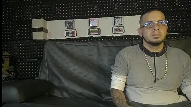 Snapshot of Dulce_yors chatting on February 12, 6:40 pm Dulce yors online show from February 12, 6:40 pm