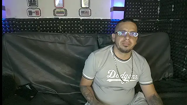 Snapshot of Dulce_yors chatting on March 8, 11:07 pm Dulce yors online show from March 8, 11:07 pm