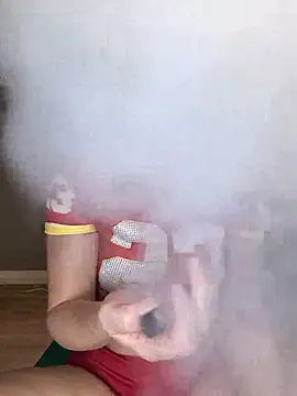 Snapshot of DarleenHot chatting on December 3, 12:48 pm DarleenHot online show from December 3, 12:48 pm