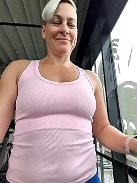 DarleenHot online show from May 6, 7:01 am
