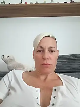 DarleenHot online show from May 21, 8:23 am