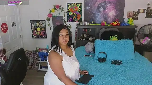 Snapshot of temptressbeauty24 chatting on September 24, 1:02 am temptressbeauty24 online show from September 24, 1:02 am