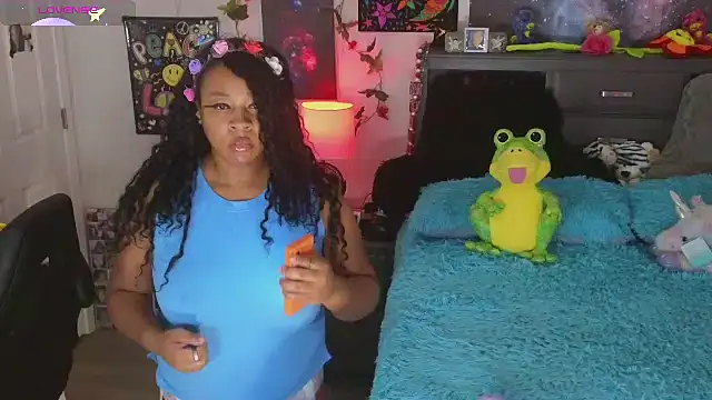 Snapshot of temptressbeauty24 chatting on October 1, 4:28 am temptressbeauty24 online show from October 1, 4:28 am