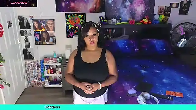 temptressbeauty24 online show from January 7, 10:15 pm