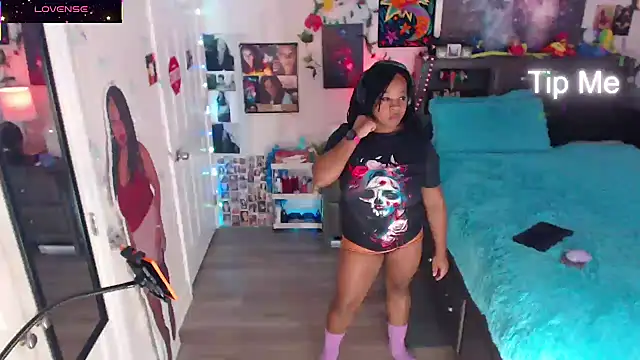 temptressbeauty24 online show from October 30, 3:27 am