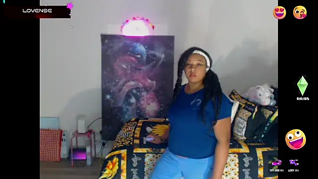 Snapshot of temptressbeauty24 chatting on February 13, 11:37 pm temptressbeauty24 online show from February 13, 11:37 pm