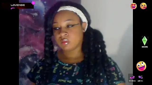 Snapshot of temptressbeauty24 chatting on February 14, 4:15 am temptressbeauty24 online show from February 14, 4:15 am