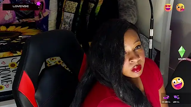 Snapshot of temptressbeauty24 chatting on March 7, 4:13 am temptressbeauty24 online show from March 7, 4:13 am