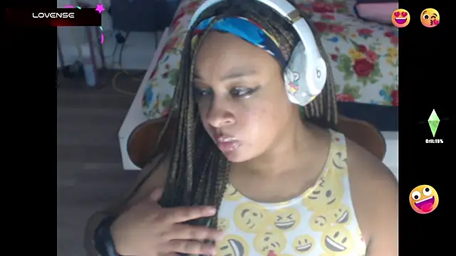 Snapshot of temptressbeauty24 chatting on February 16, 8:33 pm temptressbeauty24 online show from February 16, 8:33 pm