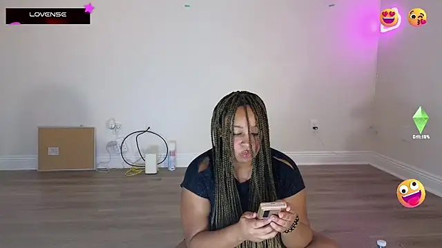 Snapshot of temptressbeauty24 chatting on March 8, 4:01 am temptressbeauty24 online show from March 8, 4:01 am