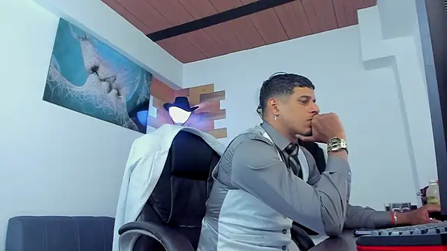 Snapshot of vincen_jose chatting on February 6, 2:22 am vincen jose online show from February 6, 2:22 am