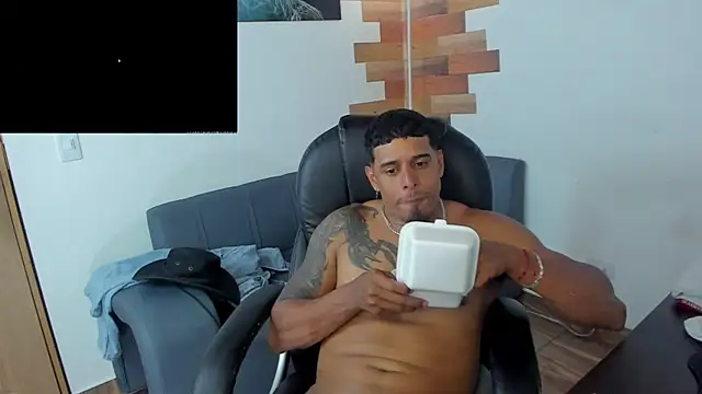 Snapshot of vincen_jose chatting on February 24, 4:05 am vincen jose online show from February 24, 4:05 am