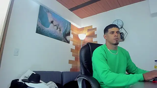 Snapshot of vincen_jose chatting on February 25, 1:30 am vincen jose online show from February 25, 1:30 am