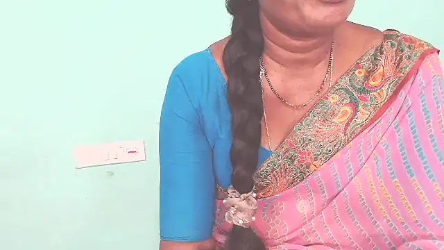 Snapshot of shrutitelugu69 chatting on June 29, 2:28 pm shrutitelugu69 online show from June 29, 2:28 pm