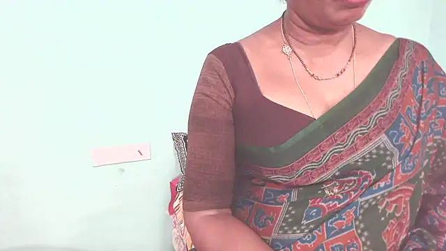 Snapshot of shrutitelugu69 chatting on April 21, 5:08 pm shrutitelugu69 online show from April 21, 5:08 pm