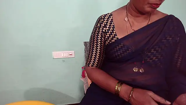 Snapshot of shrutitelugu69 chatting on April 30, 4:58 pm shrutitelugu69 online show from April 30, 4:58 pm