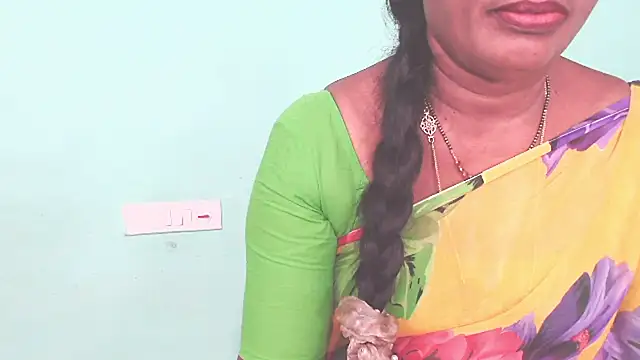 Snapshot of shrutitelugu69 chatting on July 1, 3:12 pm shrutitelugu69 online show from July 1, 3:12 pm