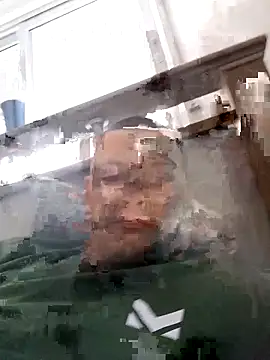 Snapshot of emrehliug12 chatting on October 29, 3:33 pm emrehliug12 online show from October 29, 3:33 pm