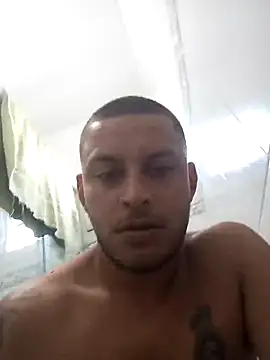 emrehliug12 online show from February 8, 9:56 pm