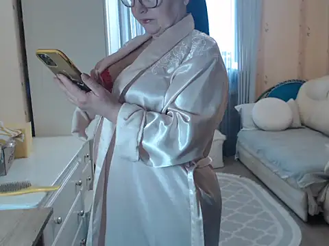 Alma44 online show from February 12, 8:58 am