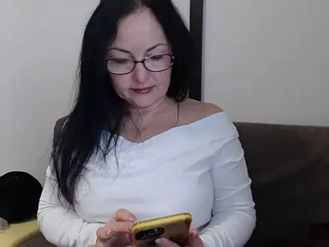 Snapshot of Alma44 chatting on October 27, 7:20 am Alma44 online show from October 27, 7:20 am