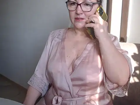 Alma44 online show from February 4, 7:03 am