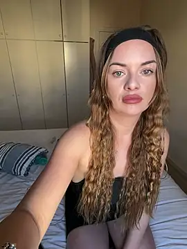 ElenaRebelle online show from April 10, 5:25 am