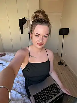 ElenaRebelle online show from March 24, 7:08 am