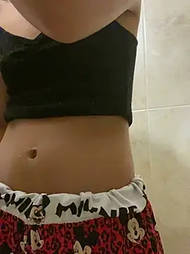 Snapshot of vallove chatting on February 10, 5:47 am vallove online show from February 10, 5:47 am