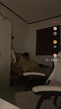 Plaxtique online show from January 10, 9:37 am