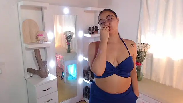  Kim  M online show from November 12, 12:09 pm