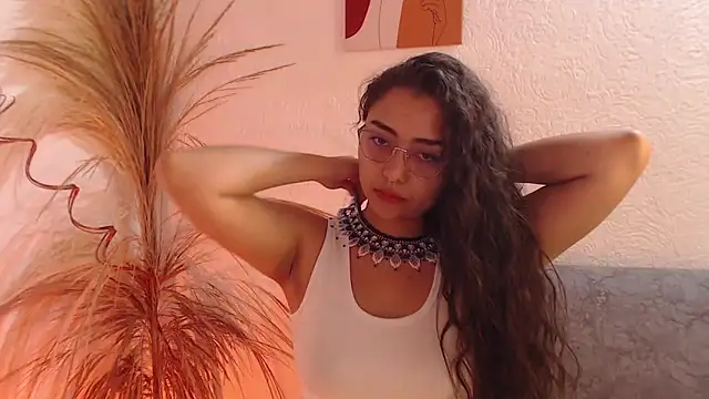  Kim  M online show from March 26, 3:54 pm