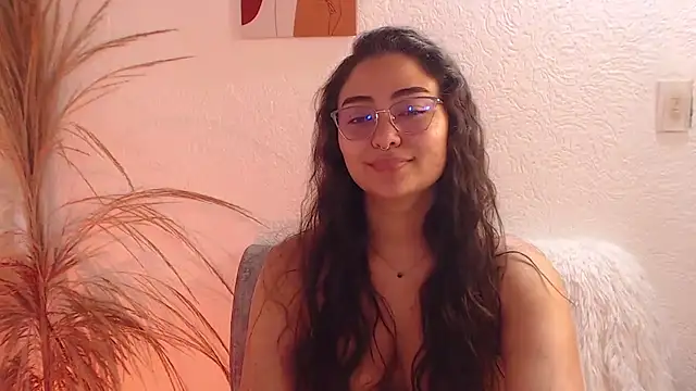  Kim  M online show from March 22, 2:40 pm