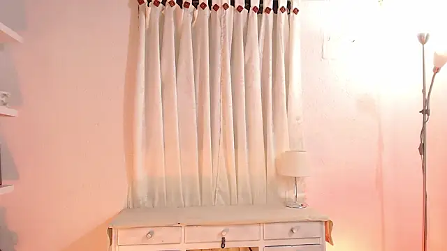  Kim  M online show from March 5, 2:13 pm